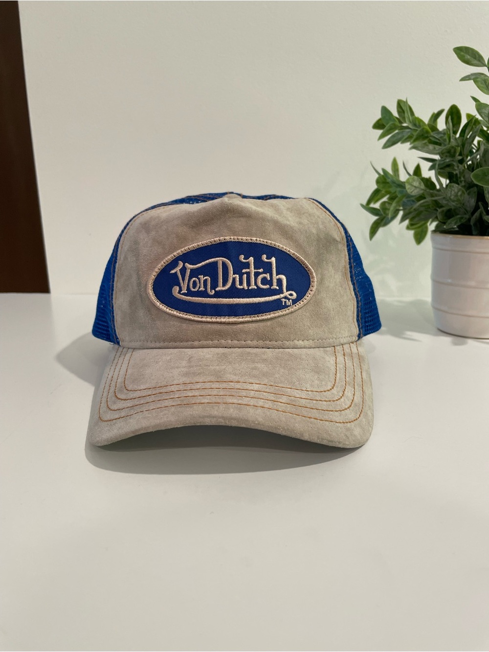 NWT Von Dutch Beige Front Blue Mesh Logo Cap